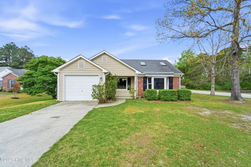 102 Caswell Ct, Jacksonville, NC, 28546-7933 | Card Image