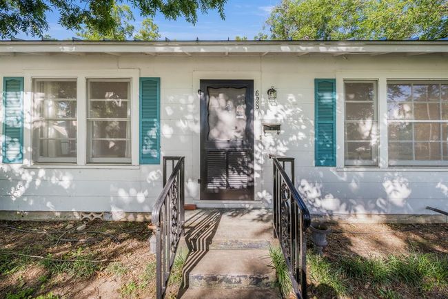 628 S Madison St, House other with 2 bedrooms, 2 bathrooms and 1 parking in La Grange TX | Image 4