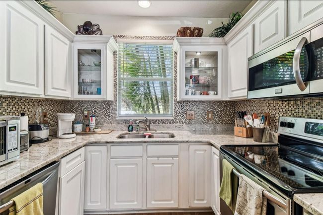 12472 Country White Cir, Townhouse with 2 bedrooms, 2 bathrooms and null parking in TAMPA FL | Image 20