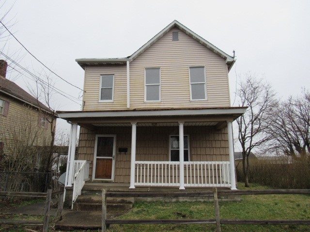 Searight Ave, Uniontown, PA 15401
