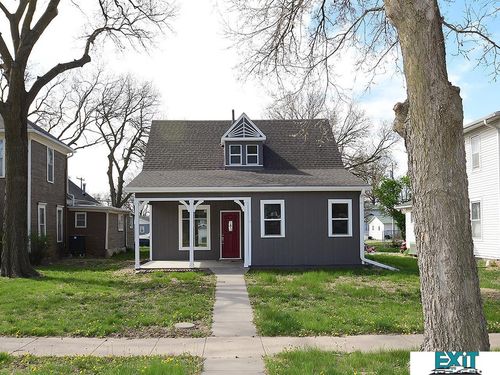 735 Olive Ave, Hebron, NE, 68370-1635 | Card Image
