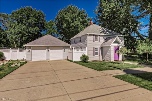 2804 Orchard Dr, Willoughby Hills, OH, 44092-1422 | Card Image