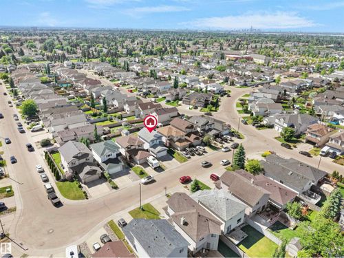 2418 32b St Nw, Edmonton, AB, T6T1Y6 | Card Image