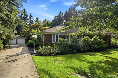 2783 Clinton St, West Seneca, NY, 14224-1351 | Card Image