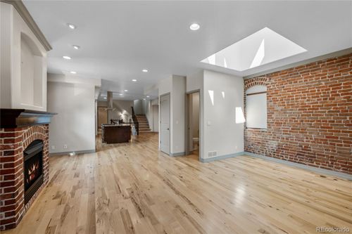 1275 S Clayton St, Denver, CO, 80210-2014 | Card Image