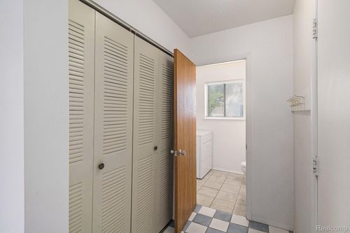 505 Garden Ln, Fowlerville, MI, 48836-9015 | Card Image