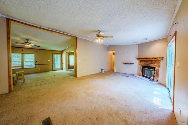 1041 Green Briar Cove Rd, House other with 4 bedrooms, 2 bathrooms and null parking in Union Grove AL | Image 11