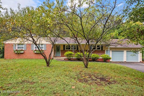4721 W Sunset Rd, Knoxville, TN, 37914-5048 | Card Image