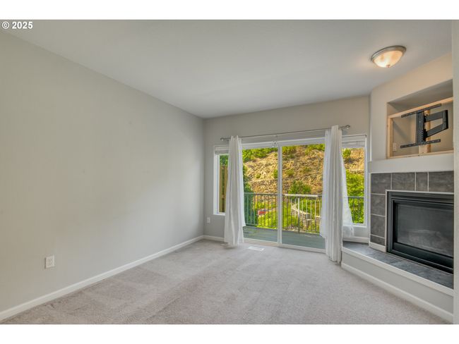 UNIT-103 - 8800 Sw 147 Th Ter, Condo with 2 bedrooms, 3 bathrooms and 2 parking in Beaverton OR | Image 8