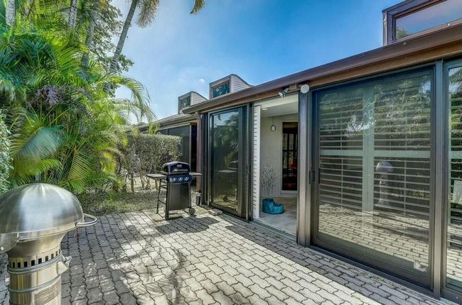 6778 Versailles Ct, Condo with 2 bedrooms, 3 bathrooms and null parking in Lake Worth FL | Image 27