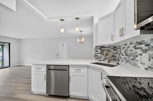 apt-d2-811 Sky Pine Way, Greenacres, FL, 33415-9030 | Card Image