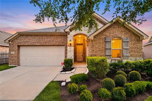 6200 Glenn Hills Ln, League City, TX, 77573-6499 | Card Image