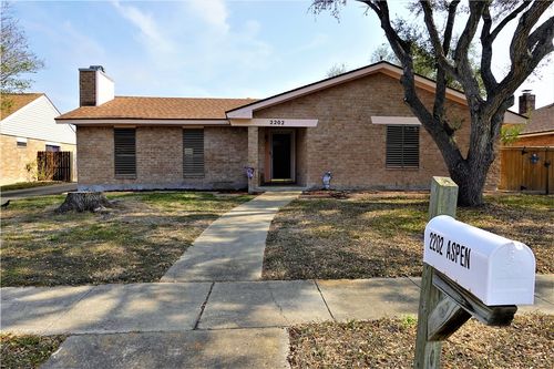 2202 Aspen Dr, Portland, TX, 78374-2902 | Card Image