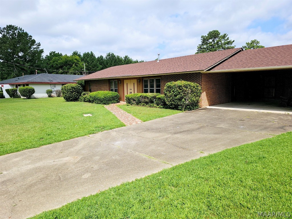 Lawnwood Dr, Montgomery, AL 36108