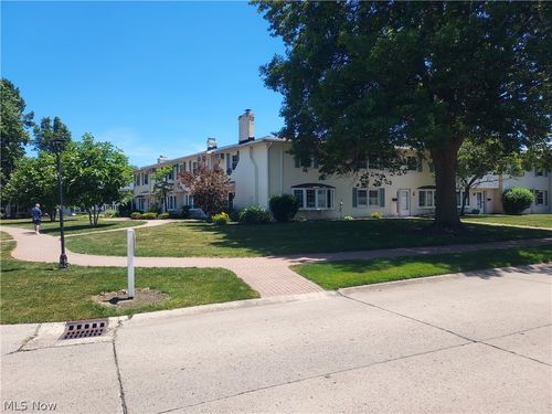 6 Meadowlawn Drive, Mentor, OH, 44060 | Card Image