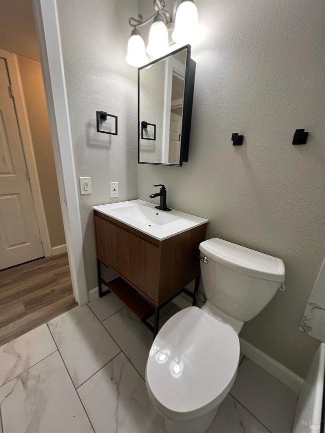 APT-19 - 2525 Walters Way, Condo with 2 bedrooms, 2 bathrooms and 1 parking in Concord CA | Image 19