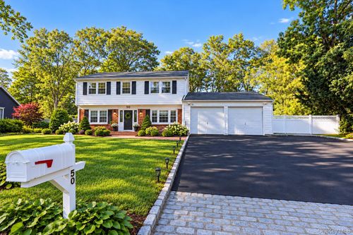 50 Bonnie Ln, Stony Brook, NY, 11790-2543 | Card Image