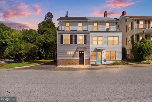 1 Pleasant Ave, NEW FREEDOM, PA, 17349-7943 | Card Image