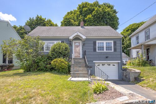 14 Auburn St, Danbury, CT, 06810-6113 | Card Image