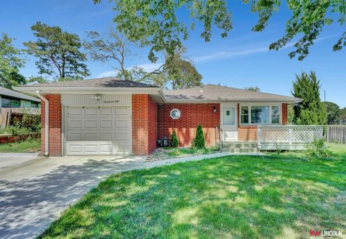 2650 Woods Blvd, Lincoln, NE, 68502-5824 | Card Image