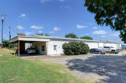 1092 W Highway 199, Springtown, TX, 76082-2627 | Card Image