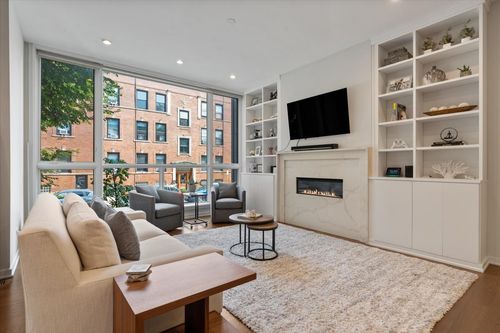 1w-1205 W Montana St, Chicago, IL, 60614-2681 | Card Image