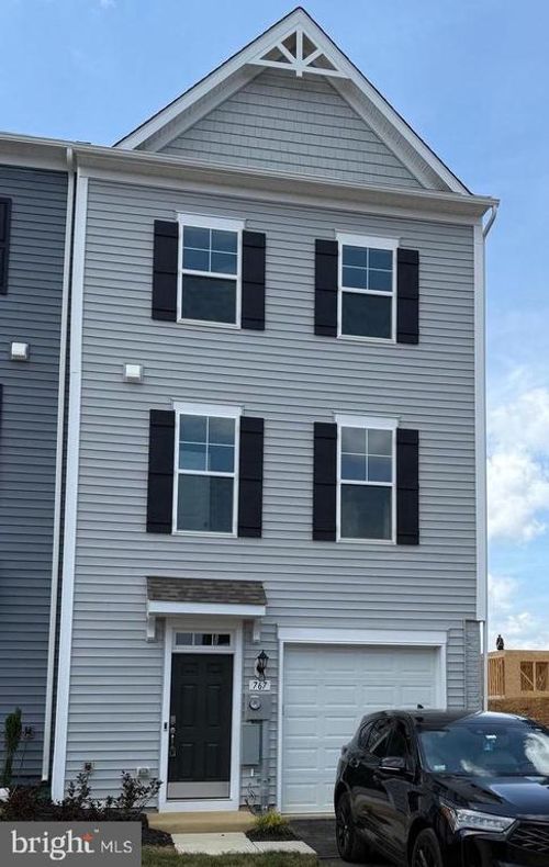 767 Lord Fairfax St, CHARLES TOWN, WV, 25414 | Card Image