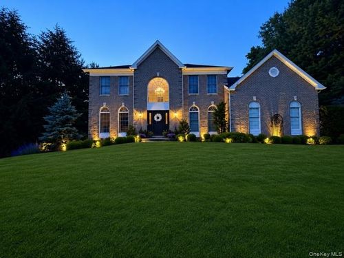 1 Hyatt Ln, Somers, NY, 10589-2813 | Card Image