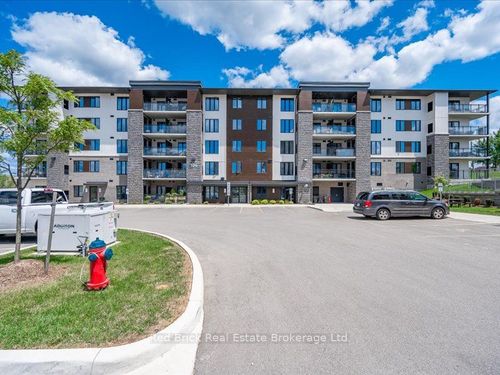 3-104 Summit Ridge Dr, Guelph, ON, N1E0R5 | Card Image