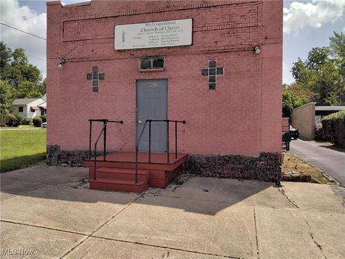 4563 Lee Rd, Cleveland, OH, 44128-3757 | Card Image