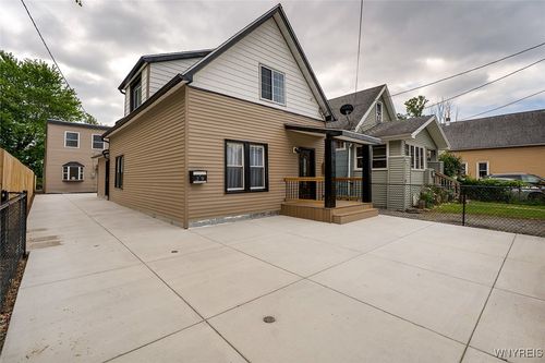 29 Melvin Pl, Buffalo, NY, 14210-2212 | Card Image