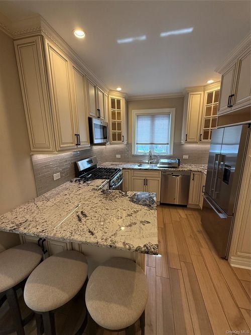 2b-78-68 84th St, Glendale, NY, 11385-7611 | Card Image