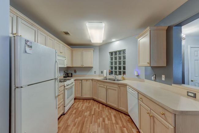 Kitchen | Image 9