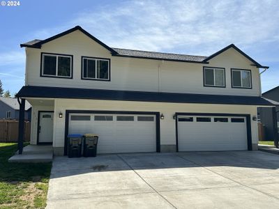 213 Oak St, House other with 6 bedrooms, 2 bathrooms and 4 parking in Winlock WA | Image 1