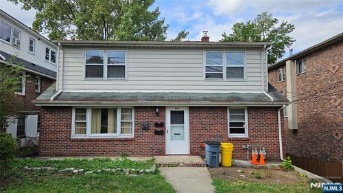 324 E Palisades Blvd, Palisades Park, NJ, 07650-2243 | Card Image