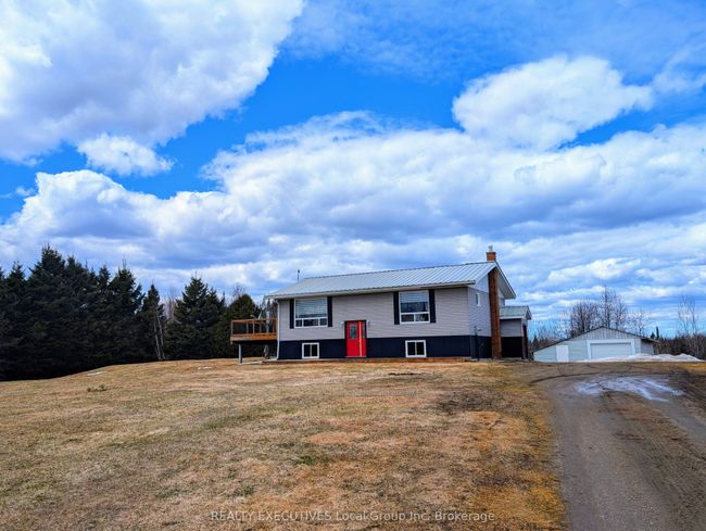 2185 Papineau Rd, House other with 3 bedrooms, 2 bathrooms and 10 parking in Mattawa ON | Image 49