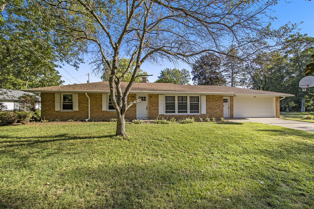 Brookside Dr, Allegan, MI 49010