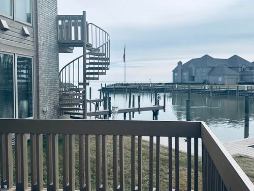 26301 Harbour Pointe Dr N, Harrison Township, MI, 48045-3212 | Card Image