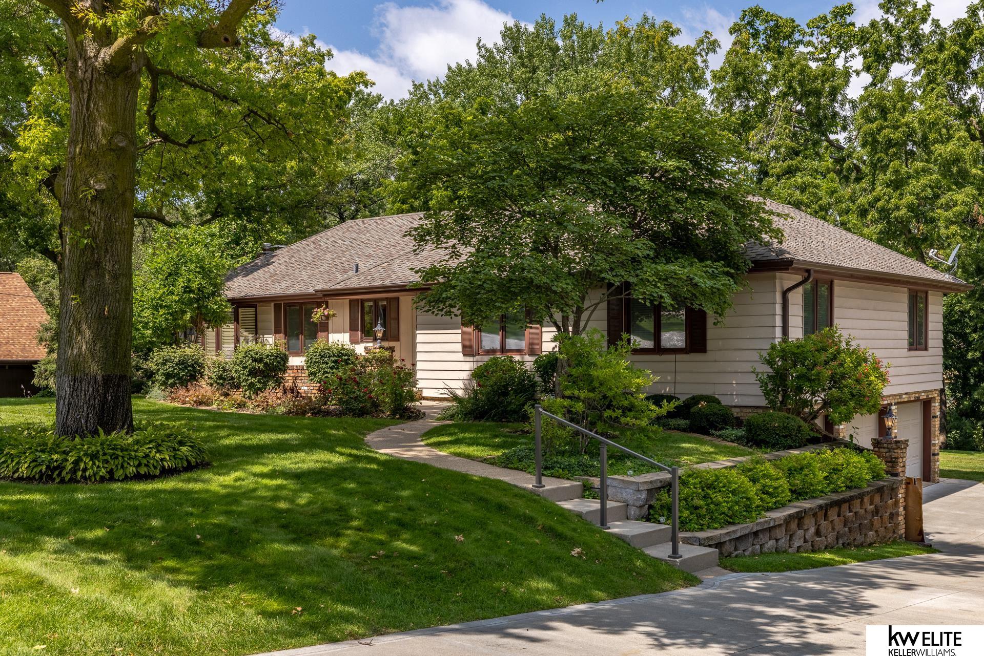 Bel Air Dr, Omaha, NE 68144