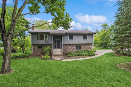 551 Townes Rd, Wayzata, MN, 55391-1330 | Card Image