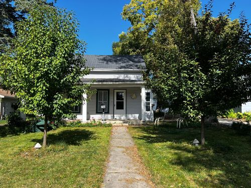 750 9th Ave, Granite Falls, MN, 56241-1332 | Card Image