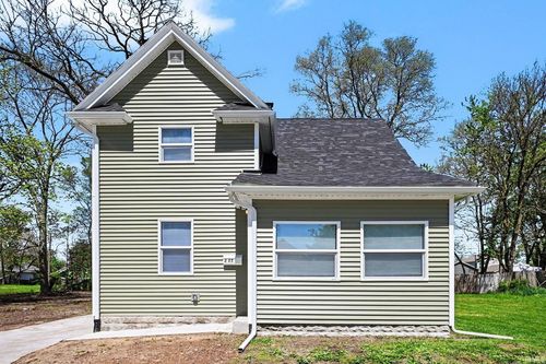 225 Milton St, South Bend, IN, 46613-2453 | Card Image