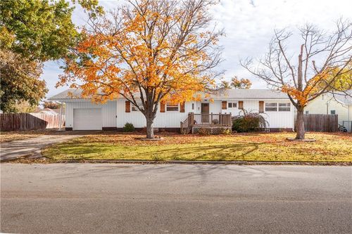 1308 N 7th St, Neodesha, KS, 66757-1254 | Card Image