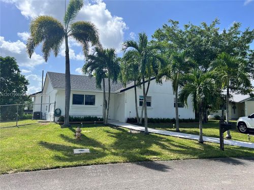 27728 Sw 132nd Ct, Homestead, FL, 33032-8536 | Card Image