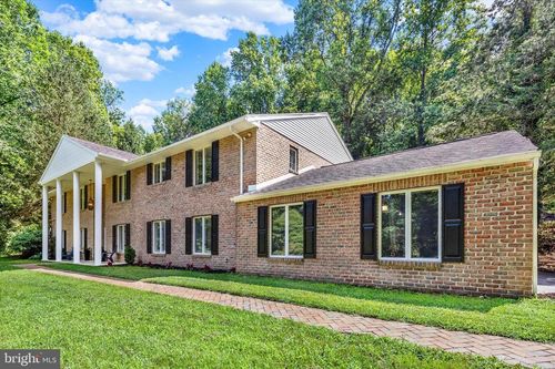 49 Fawn Dr, READING, PA, 19607-9735 | Card Image