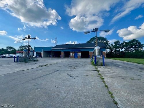 1869 E 28th St, Lorain, OH, 44055-1803 | Card Image