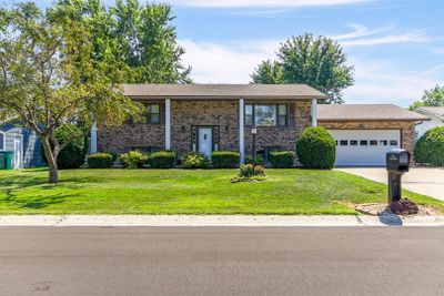 1936 Eastbrook Cir, House other with 4 bedrooms, 2 bathrooms and null parking in MOBERLY MO | Image 1