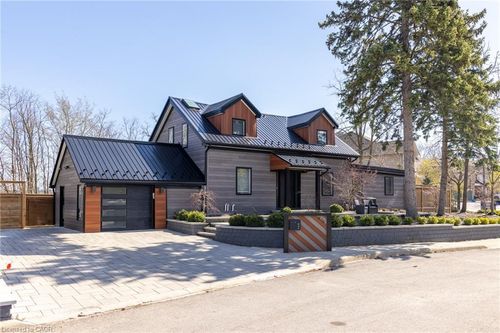 676 Bayshore Blvd, Burlington, ON, L7T1T2 | Card Image