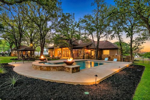 105 Hopewell Cir, Georgetown, TX, 78628-6958 | Card Image