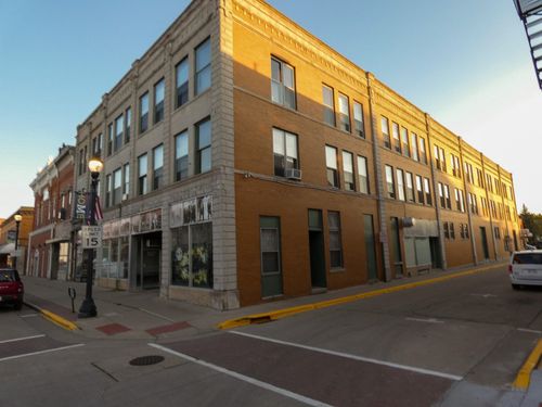 15 E Main St, Platteville, WI, 53818-3249 | Card Image